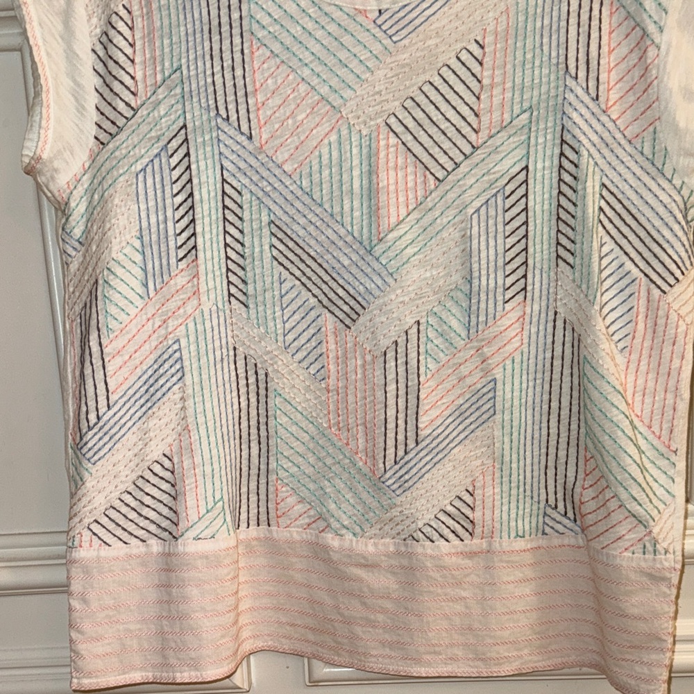Cap-Sleeve Geometric Stripe embroidered Tee in White with Pastel Accents - Picture 6 of 7